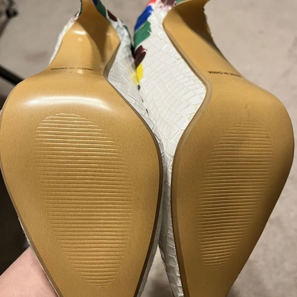 Heels - Picture 6 of 10